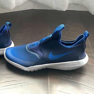 Blue Nike Flexrunner boys sneakers
